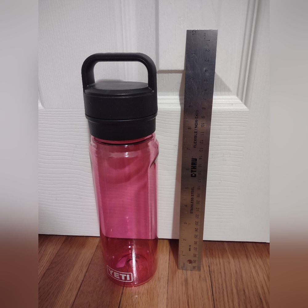 YETI Yonder 25 oz (750 mL) Water Bottle - Power Pink Clear Lightweight w/ Cap